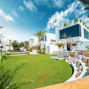 4* Hotel Nas House Private